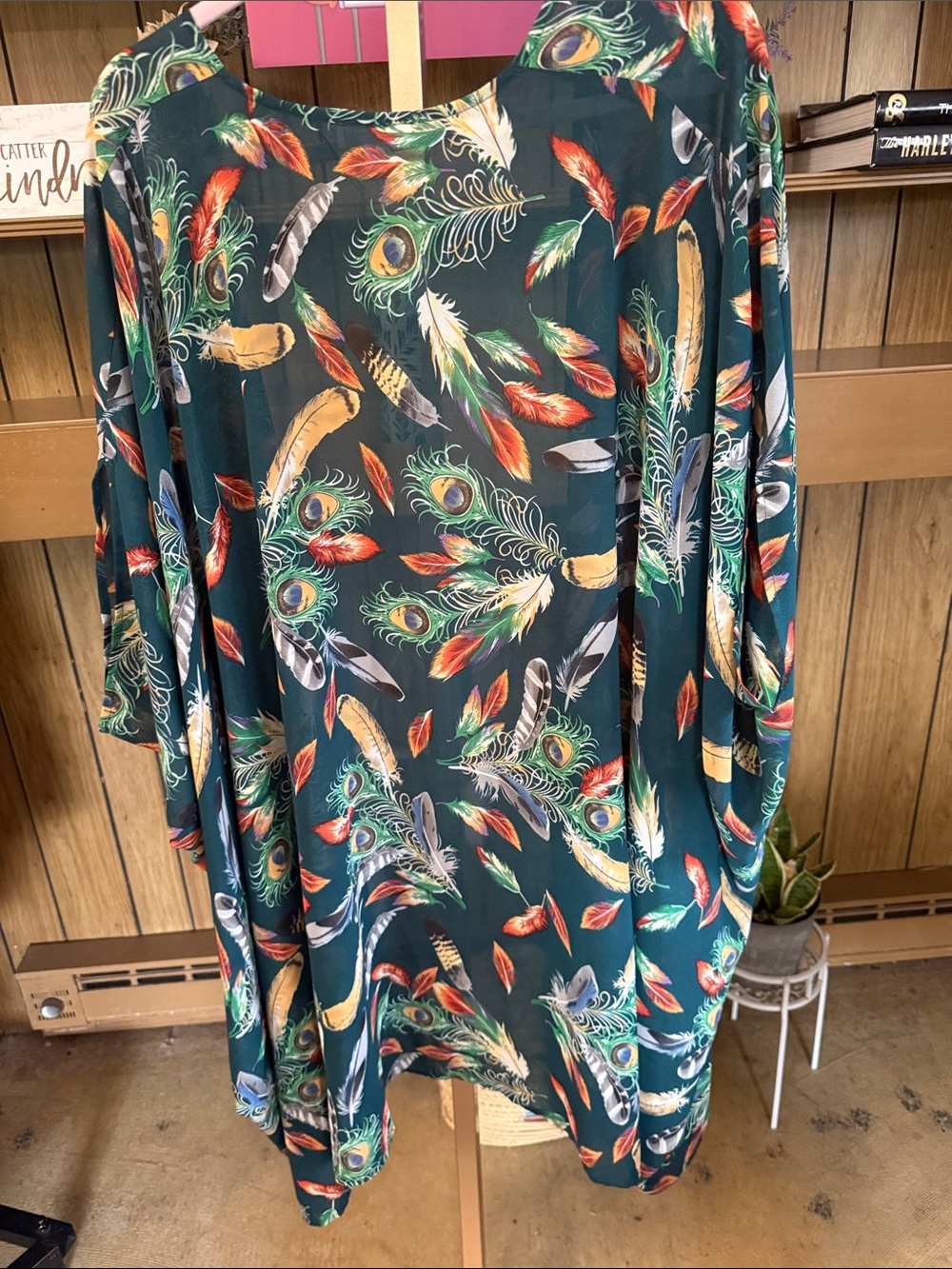 eesome Green Feather Print Open Front Kimono - Picture 3 of 3